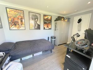 Birch Avenue- click for photo gallery
